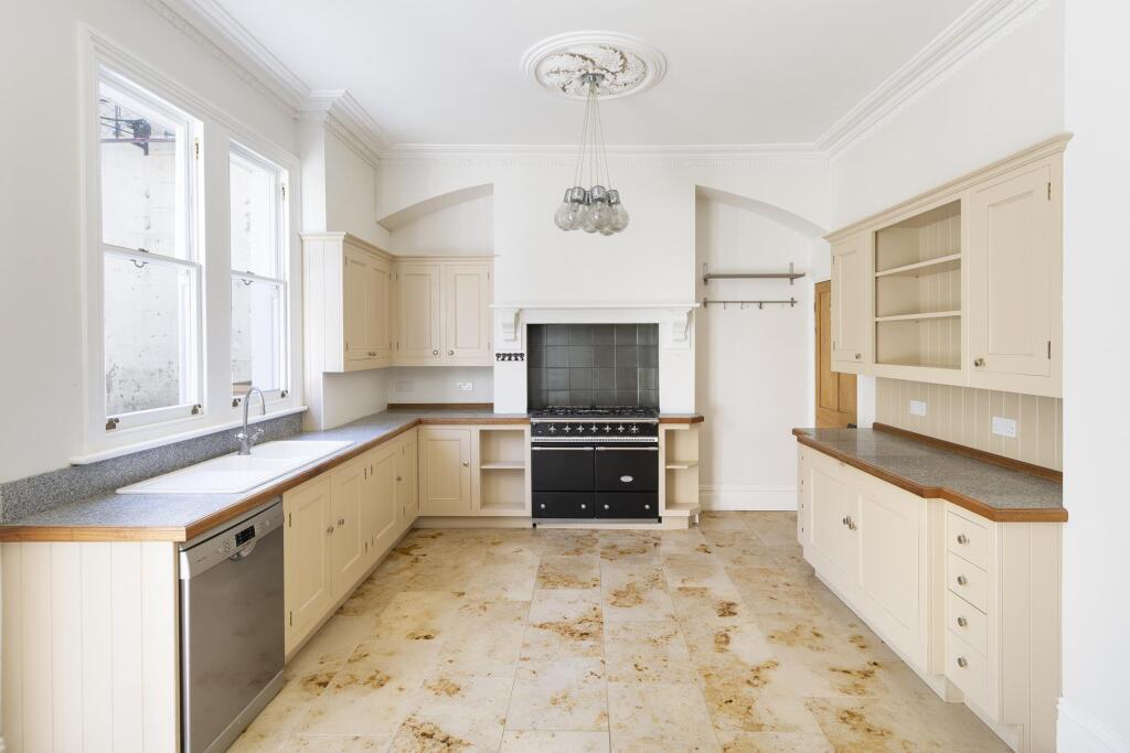 4 bed Semi Detached for rent in Bristol. From Sarah Kenny Residential Lettings - Bristol 4 bed Semi Detached for rent in Bristol. From Sarah Kenny Residential Lettings - Bristol