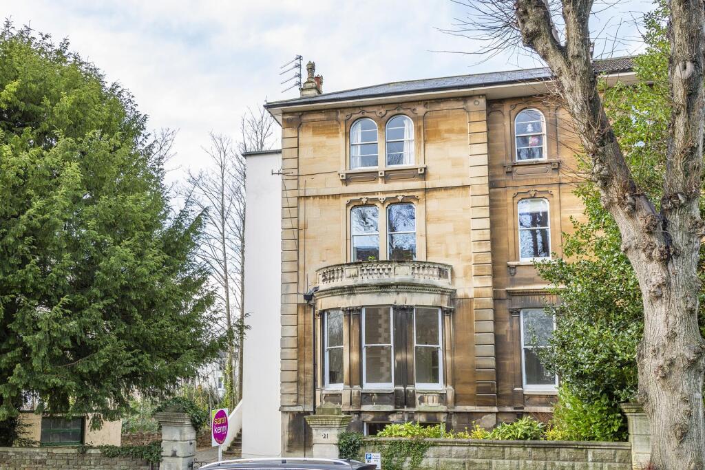 2 bed 1st Floor Flat for rent in Leigh Woods. From Sarah Kenny Residential Lettings - Bristol