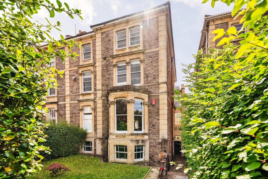 2 bed 1st Floor Flat for rent in Leigh Woods. From Sarah Kenny Residential Lettings - Bristol