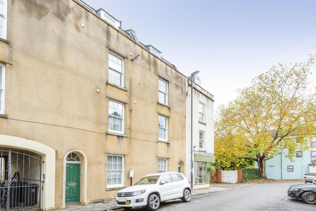 2 bed 1st Floor Flat for rent in Leigh Woods. From Sarah Kenny Residential Lettings - Bristol