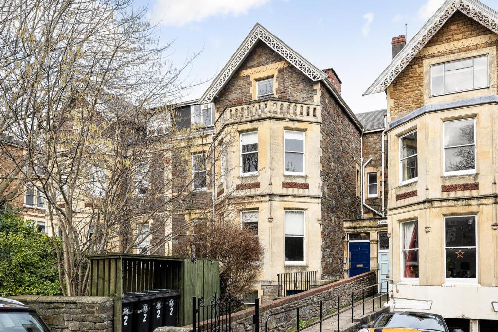 2 bed 1st Floor Flat for rent in Leigh Woods. From Sarah Kenny Residential Lettings - Bristol