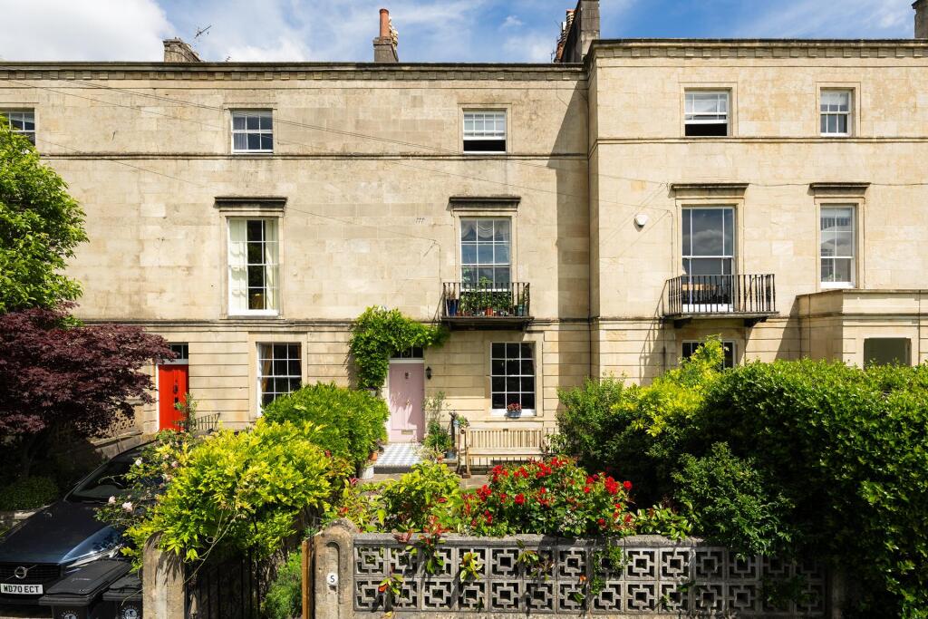 4 bed Mid Terraced House for rent in Bristol. From Sarah Kenny Residential Lettings - Bristol 4 bed Mid Terraced House for rent in Bristol. From Sarah Kenny Residential Lettings - Bristol