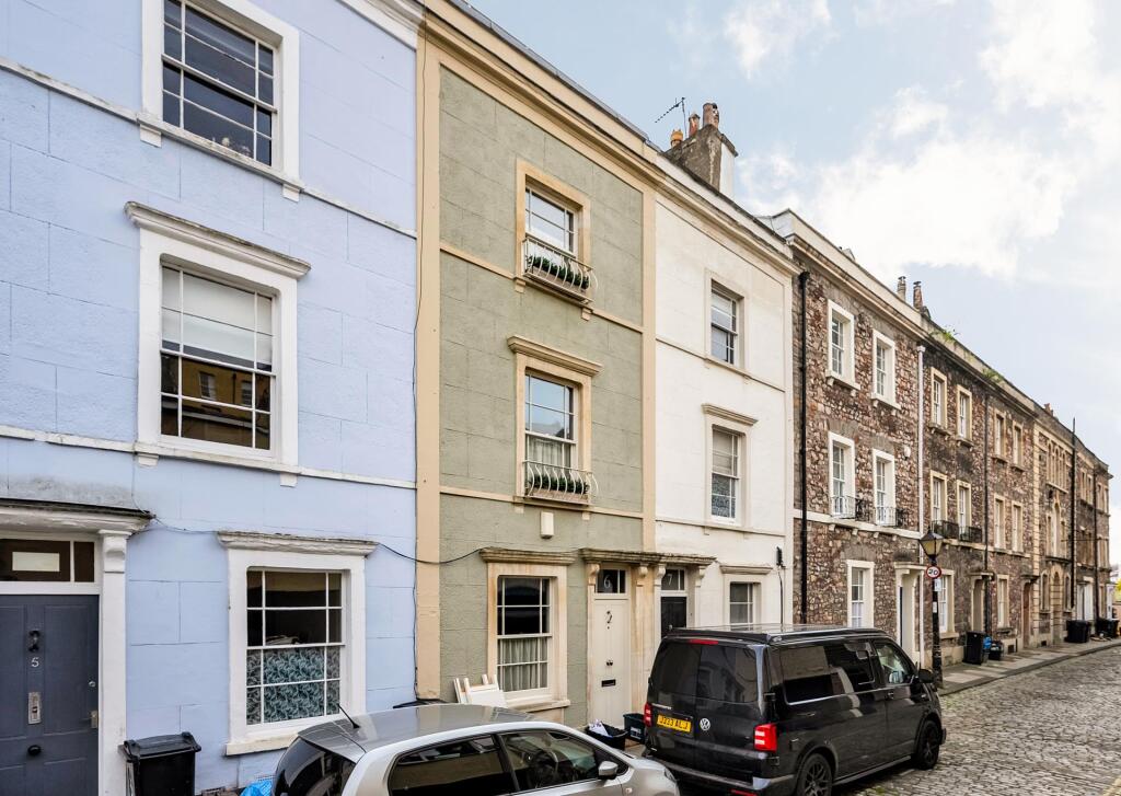 1 bed 1st Floor Flat for rent in Leigh Woods. From Sarah Kenny Residential Lettings - Bristol