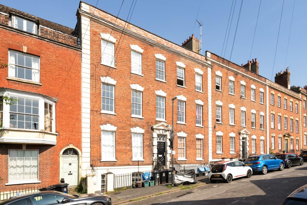 2 bed 1st Floor Flat for rent in Leigh Woods. From Sarah Kenny Residential Lettings - Bristol 2 bed 1st Floor Flat for rent in Leigh Woods. From Sarah Kenny Residential Lettings - Bristol