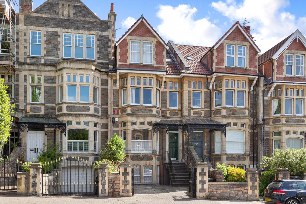 3 bed 1st Floor Flat for rent in Leigh Woods. From Sarah Kenny Residential Lettings - Bristol