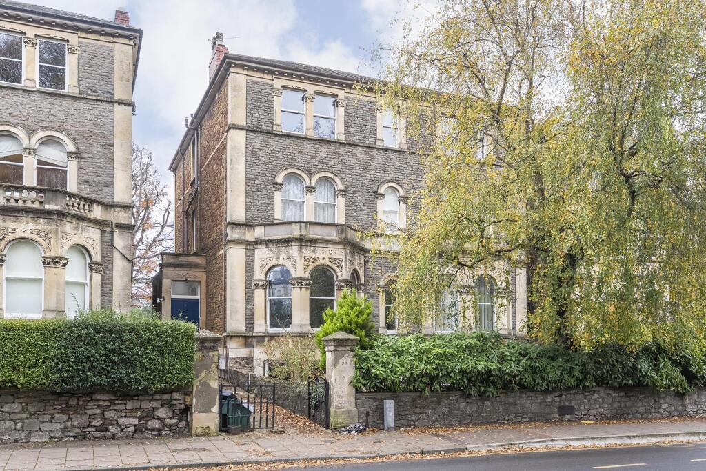1 bed 1st Floor Flat for rent in Leigh Woods. From Sarah Kenny Residential Lettings - Bristol