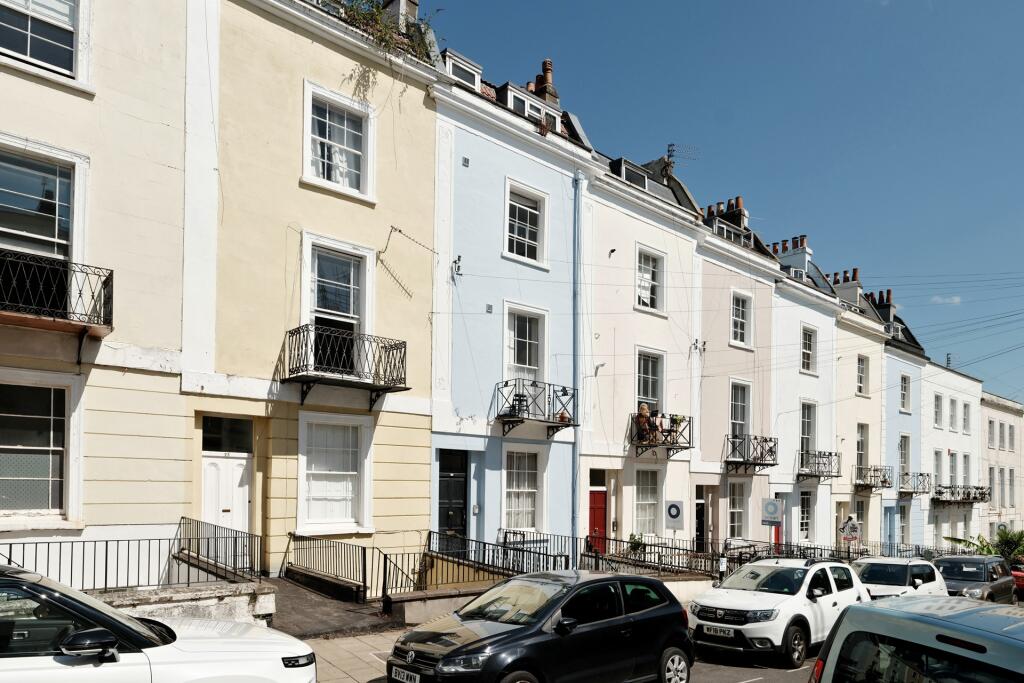 1 bed 1st Floor Flat for rent in Leigh Woods. From Sarah Kenny Residential Lettings - Bristol