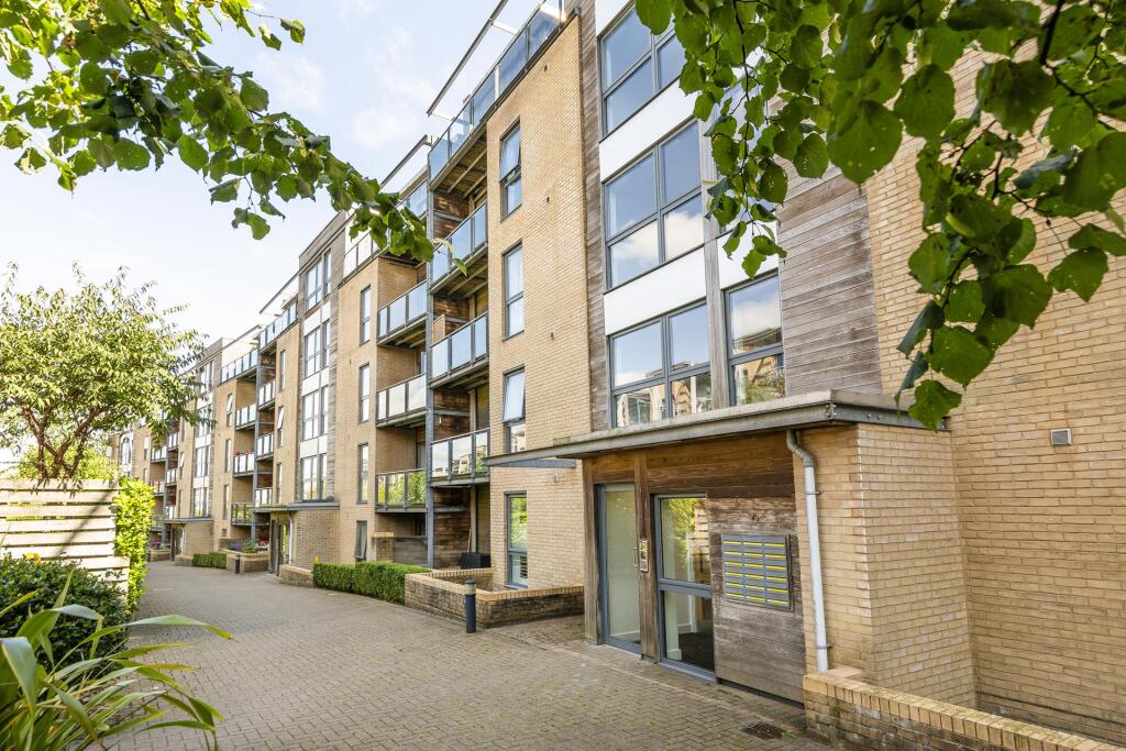 2 bed House (unspecified) for rent in Bristol. From Sarah Kenny Residential Lettings - Bristol