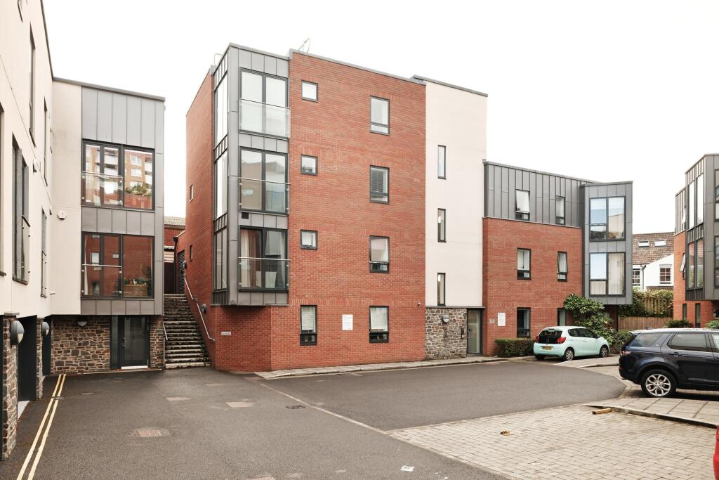 2 bed 1st Floor Flat for rent in Ashton Vale. From Sarah Kenny Residential Lettings - Bristol