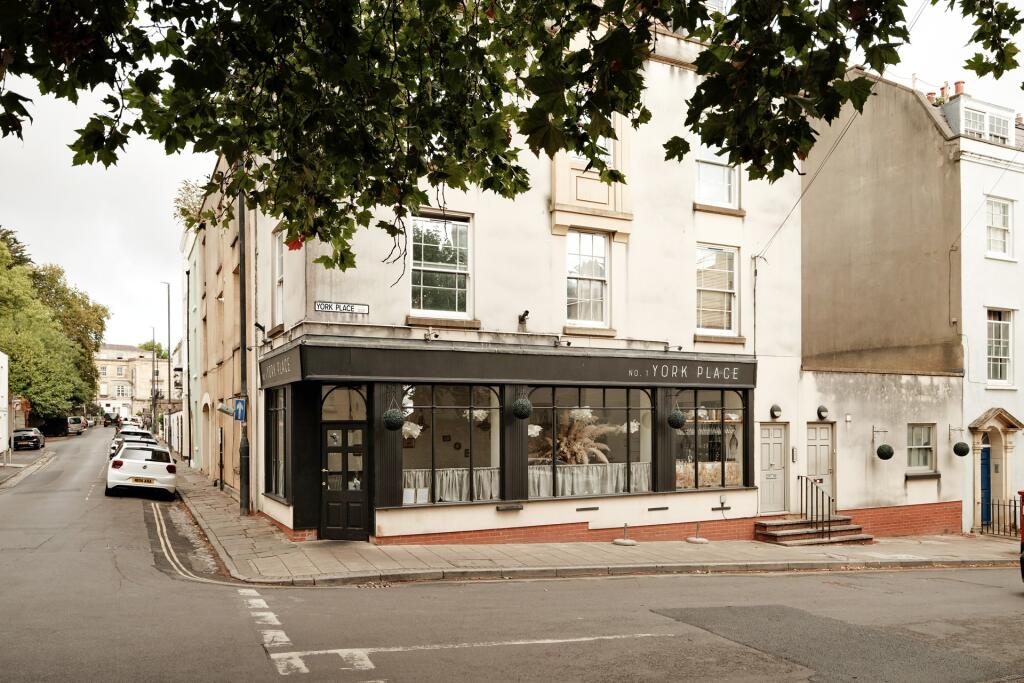1 bed 1st Floor Flat for rent in Leigh Woods. From Sarah Kenny Residential Lettings - Bristol 1 bed 1st Floor Flat for rent in Leigh Woods. From Sarah Kenny Residential Lettings - Bristol