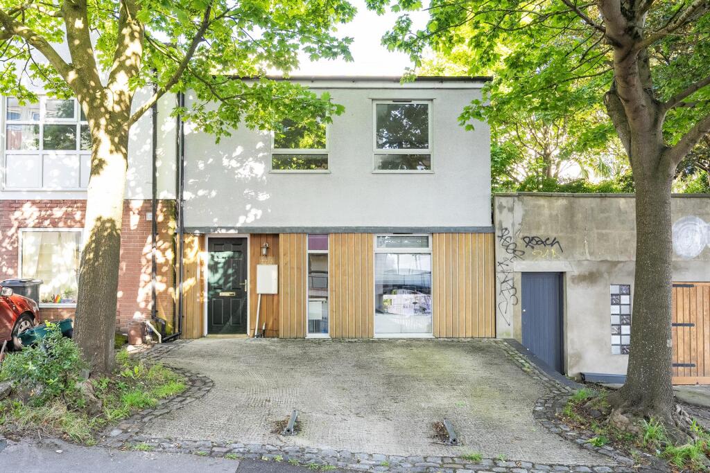 3 bed Mid Terraced House for rent in Bristol. From Sarah Kenny Residential Lettings - Bristol 3 bed Mid Terraced House for rent in Bristol. From Sarah Kenny Residential Lettings - Bristol