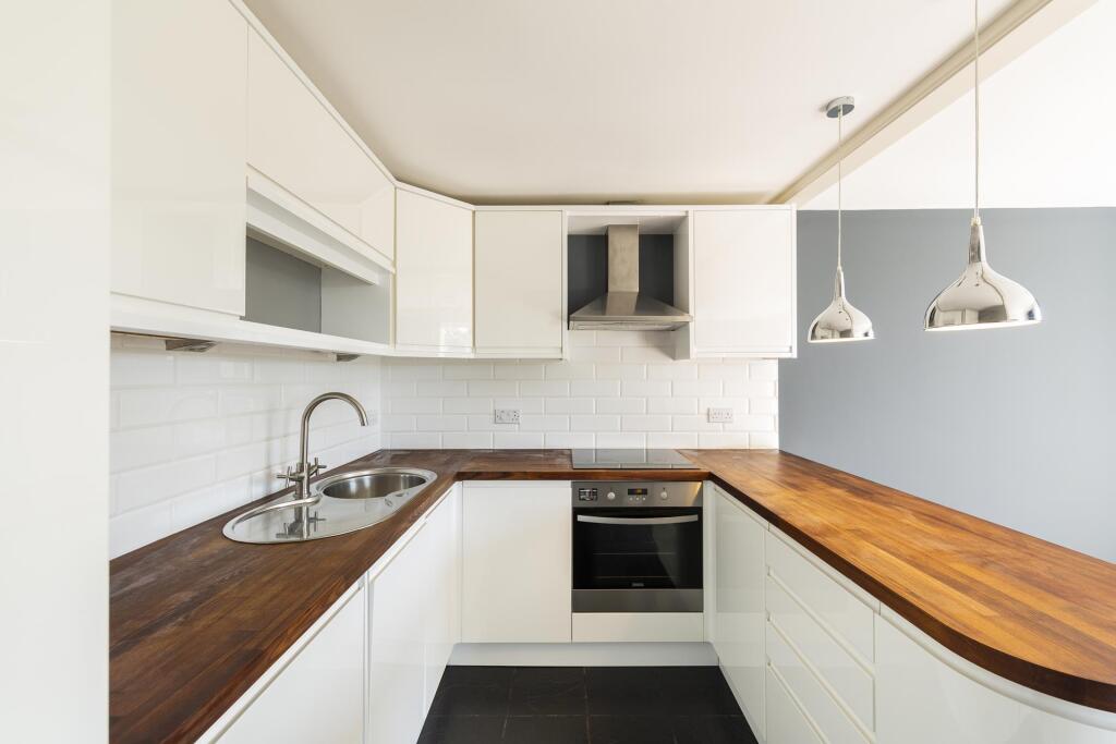 2 bed 1st Floor Flat for rent in Leigh Woods. From Sarah Kenny Residential Lettings - Bristol