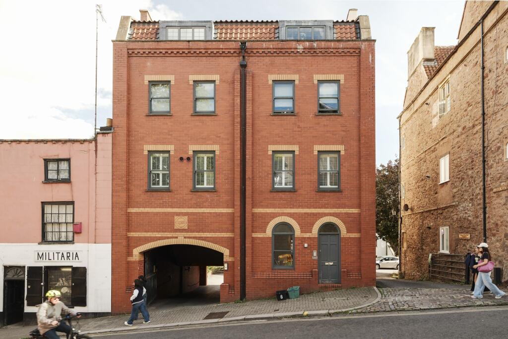 1 bed 1st Floor Flat for rent in Bristol. From Sarah Kenny Residential Lettings - Bristol