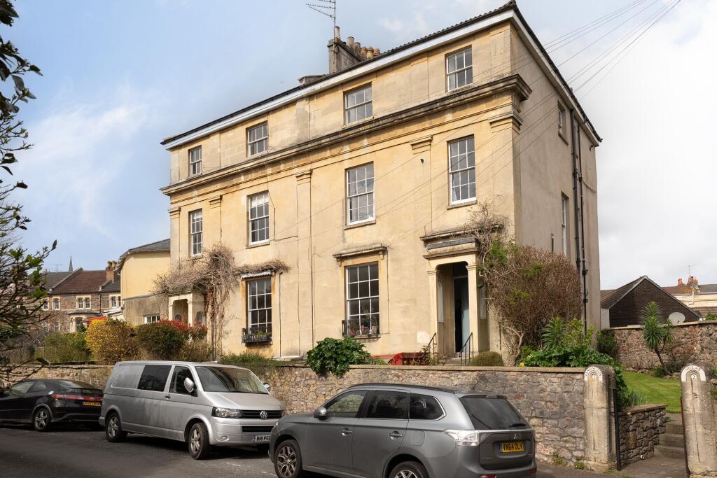 2 bed 1st Floor Flat for rent in Leigh Woods. From Sarah Kenny Residential Lettings - Bristol