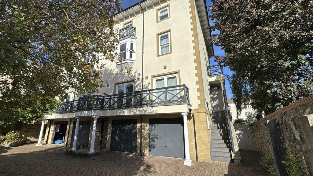 4 bed Town House for rent in Bristol. From Sarah Kenny Residential Lettings - Bristol 4 bed Town House for rent in Bristol. From Sarah Kenny Residential Lettings - Bristol