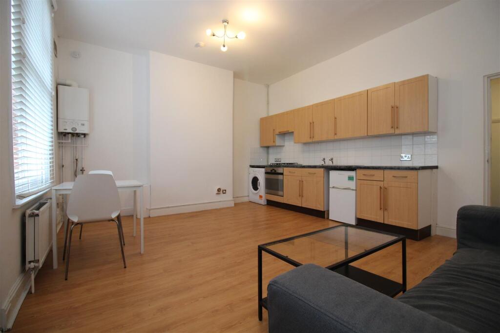 1 bed 1st Floor Flat for rent in Leicester. From Set To Let - Leicester