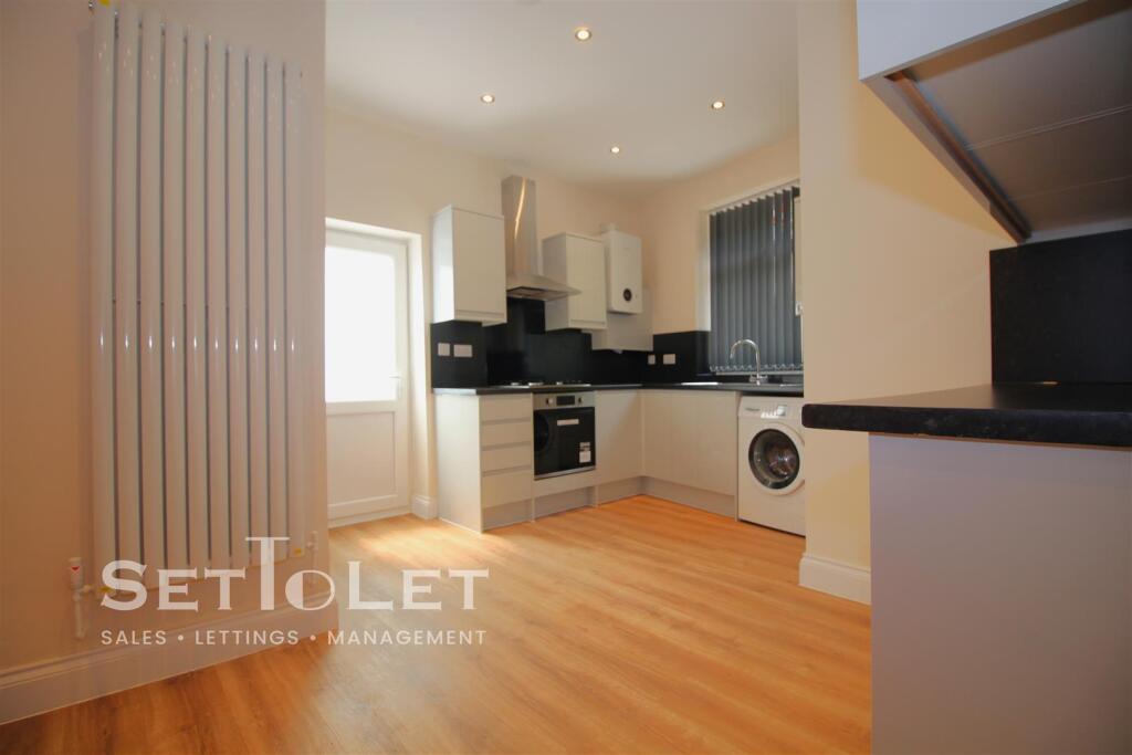 4 bed Mid Terraced House for rent in Stoughton. From Set To Let - Leicester 4 bed Mid Terraced House for rent in Stoughton. From Set To Let - Leicester