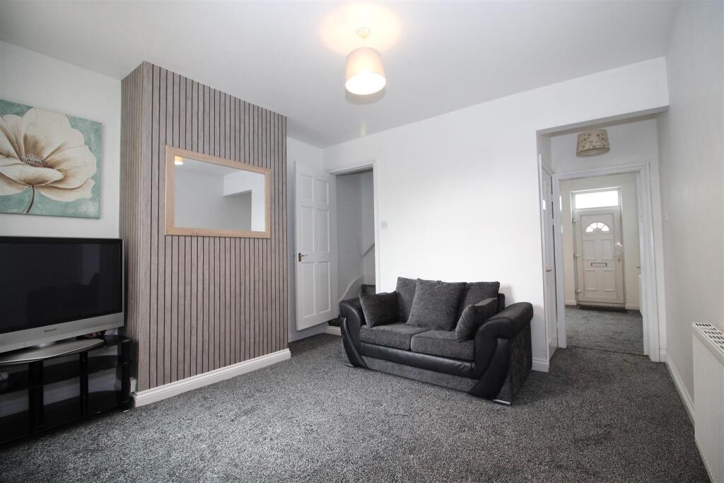 3 bed Mid Terraced House for rent in Walsall. From Set To Let - Leicester 3 bed Mid Terraced House for rent in Walsall. From Set To Let - Leicester