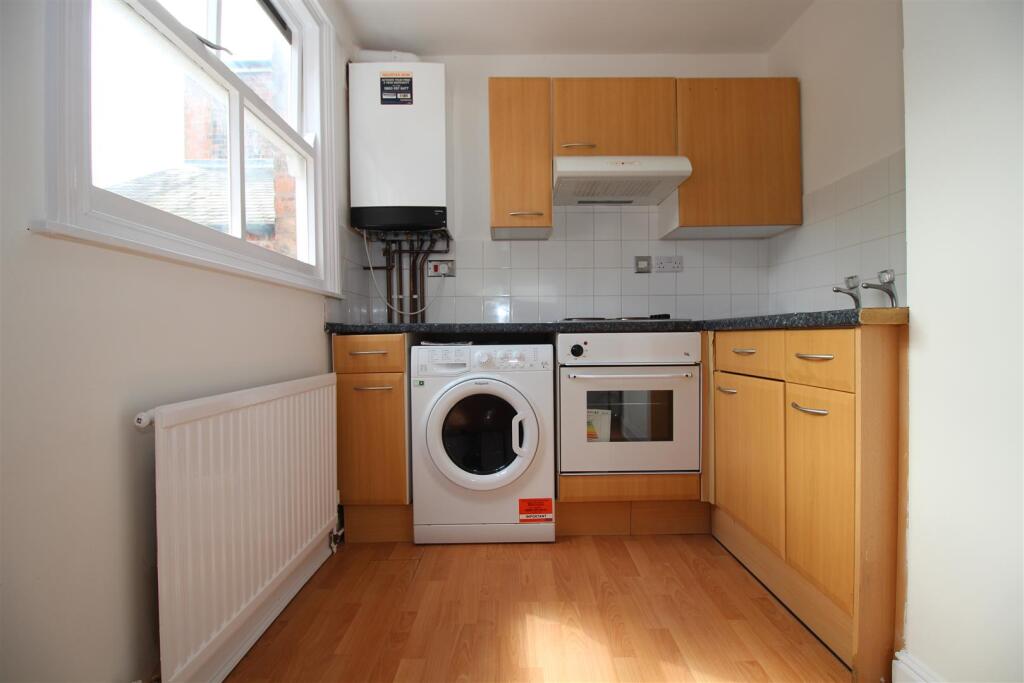 1 bed 1st Floor Flat for rent in Stoughton. From Set To Let - Leicester