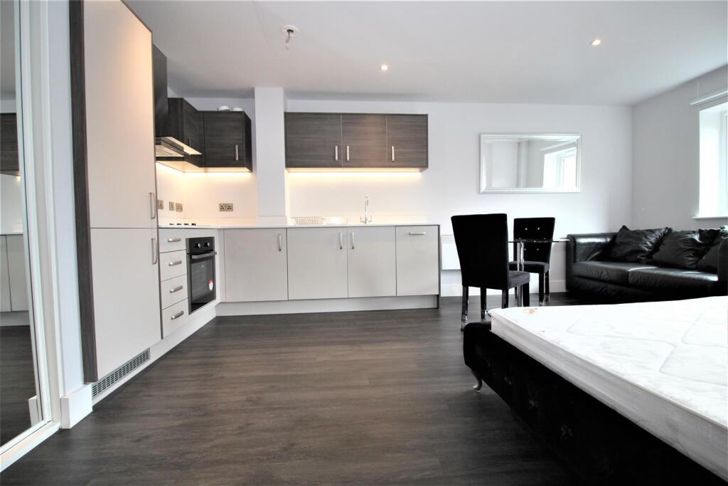 4 bed Studio for rent in Leicester. From Set To Let - Leicester