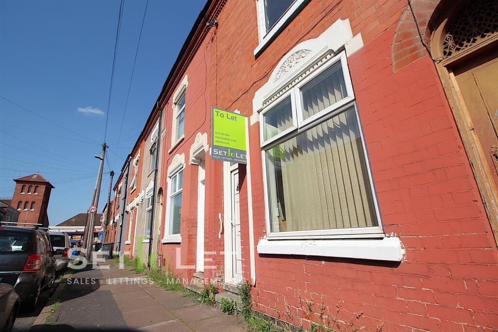 3 bed Mid Terraced House for rent in Leicester. From Set To Let - Leicester