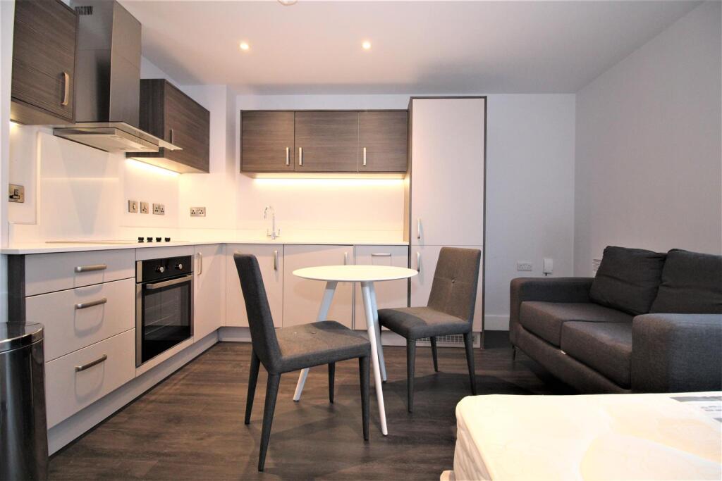 4 bed Studio for rent in Leicester. From Set To Let - Leicester