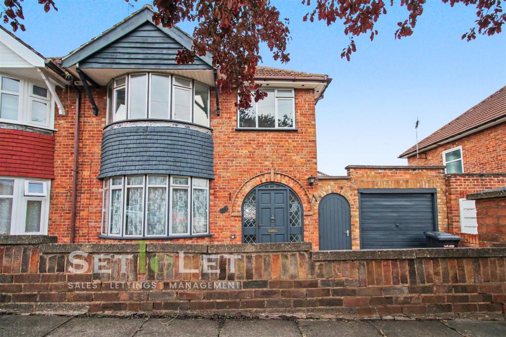 3 bed Detached for rent in Stoughton. From Set To Let - Leicester 3 bed Detached for rent in Stoughton. From Set To Let - Leicester