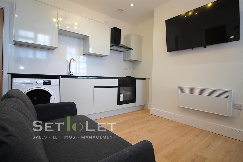 2 bed Apartment for rent in Stoughton. From Set To Let - Leicester 2 bed Apartment for rent in Stoughton. From Set To Let - Leicester