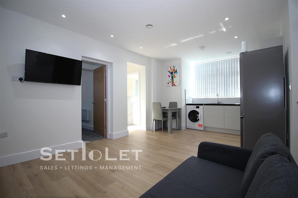 3 bed 1st Floor Flat for rent in Leicester. From Set To Let - Leicester