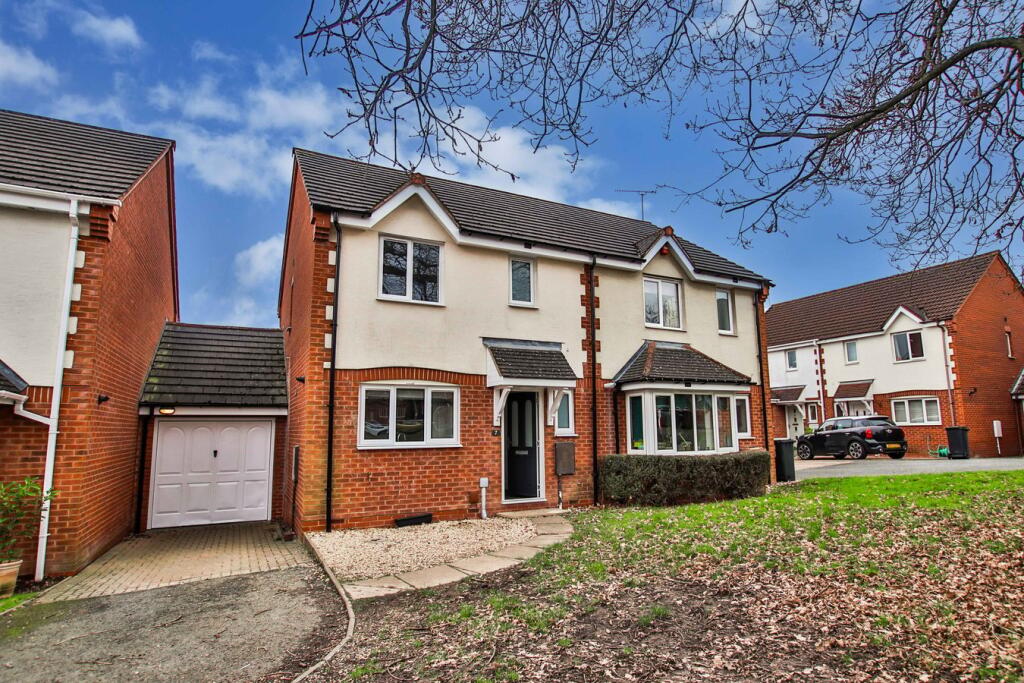 3 bed Mid Terraced House for rent in Worcester. From Shelton & Lines - Worcester