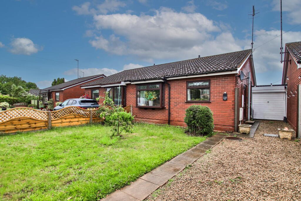 2 bed Bungalow for rent in Worcester. From Shelton & Lines - Worcester