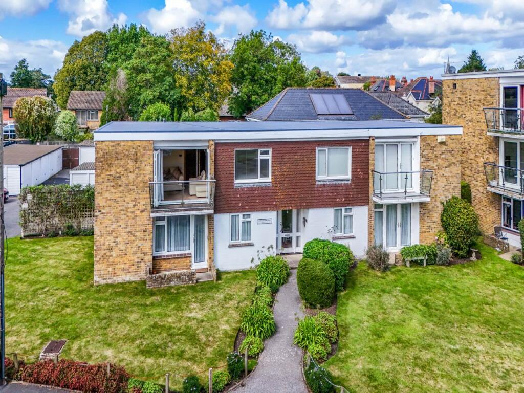 2 bed 1st Floor Flat for rent in Winkton. From Slades Estate Agents - Southbourne