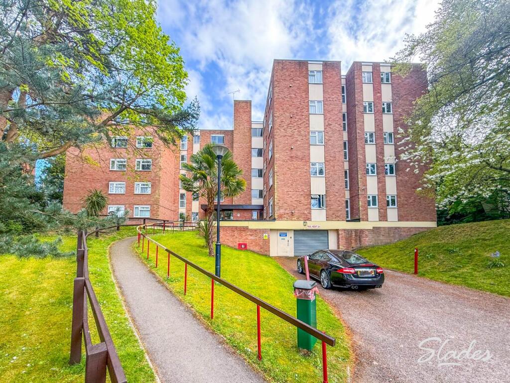 2 bed 1st Floor Flat for rent in Bournemouth. From Slades Estate Agents - Southbourne