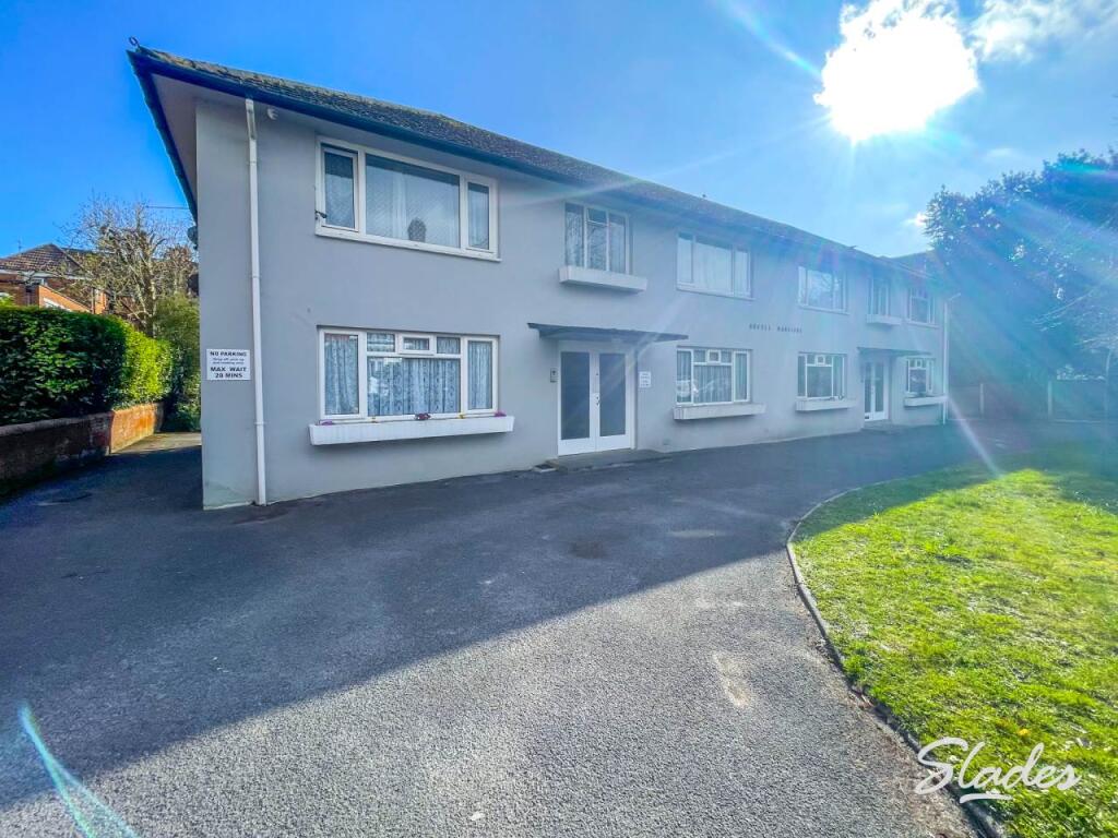 1 bed 1st Floor Flat for rent in Bournemouth. From Slades Estate Agents - Southbourne