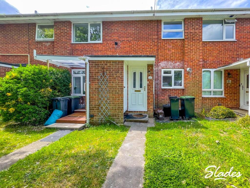 2 bed 1st Floor Flat for rent in Winkton. From Slades Estate Agents - Southbourne