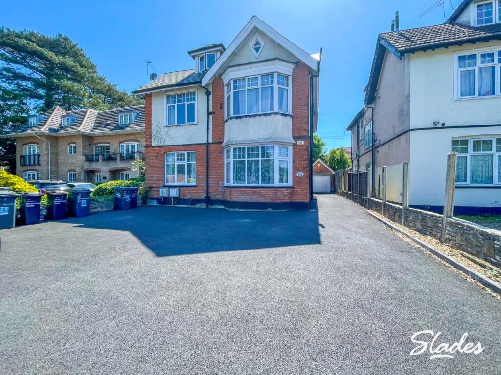 2 bed Apartment for rent in Bournemouth. From Slades Estate Agents - Southbourne