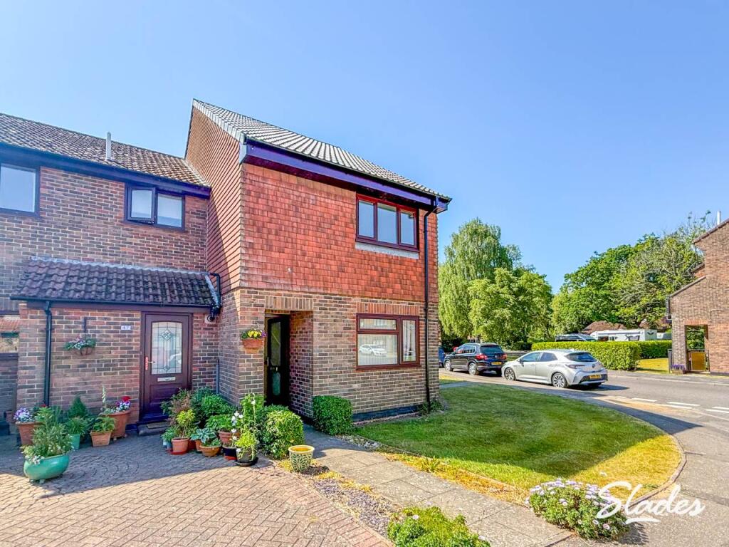 2 bed 1st Floor Flat for rent in Winkton. From Slades Estate Agents - Southbourne
