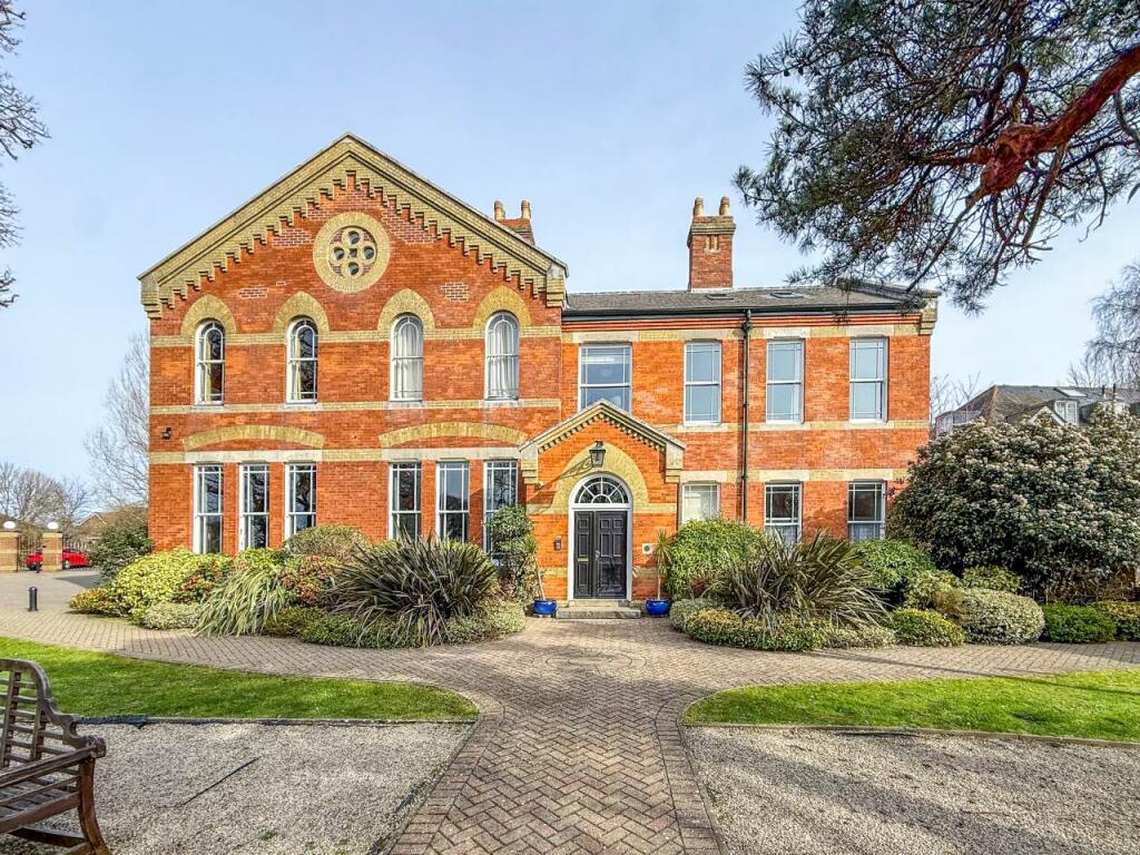 2 bed Duplex for rent in Winkton. From Slades Estate Agents - Southbourne