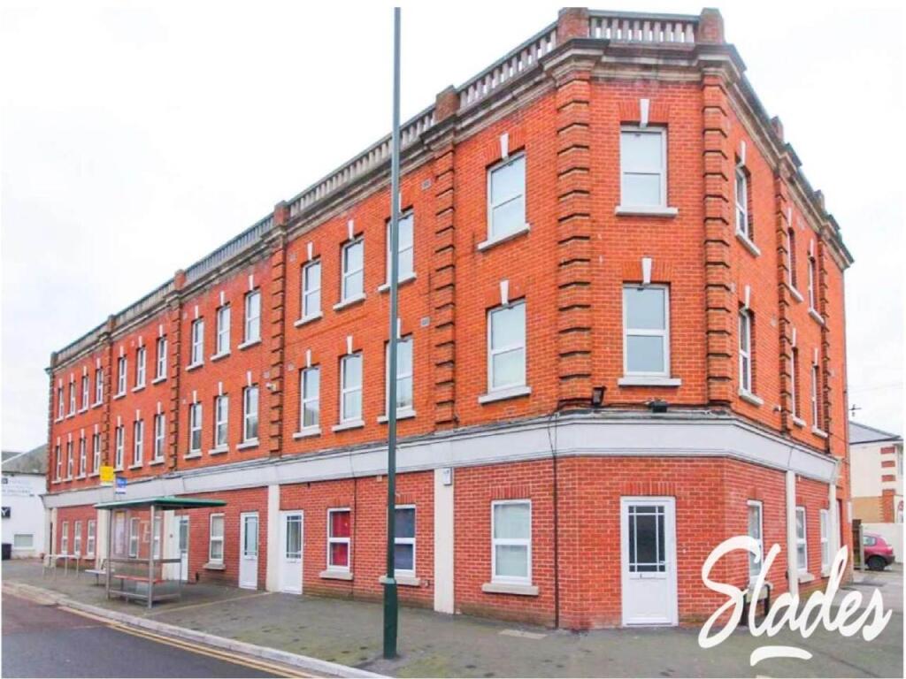 1 bed 1st Floor Flat for rent in Bournemouth. From Slades Estate Agents - Southbourne