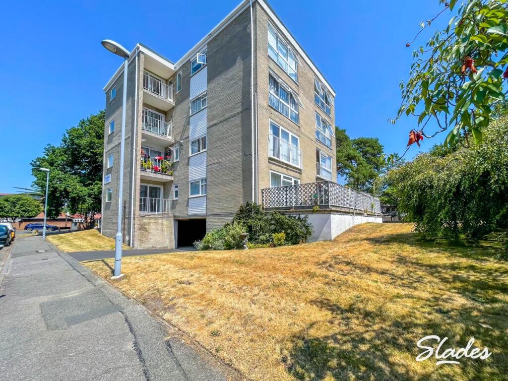 2 bed Apartment for rent in Winkton. From Slades Estate Agents - Southbourne