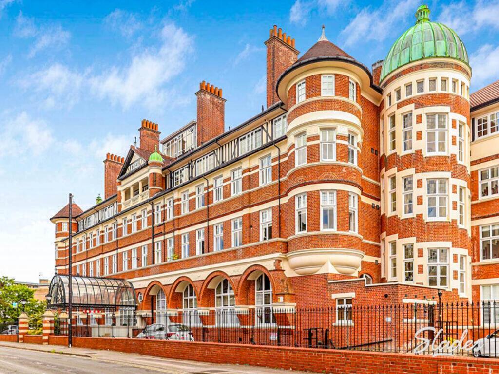 2 bed Apartment for rent in Bournemouth. From Slades Estate Agents - Southbourne