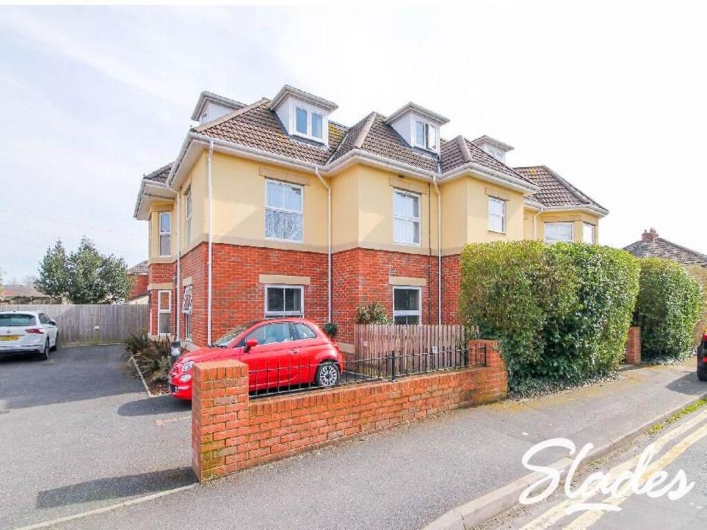 2 bed Apartment for rent in Hurn. From Slades Estate Agents - Southbourne 2 bed Apartment for rent in Hurn. From Slades Estate Agents - Southbourne