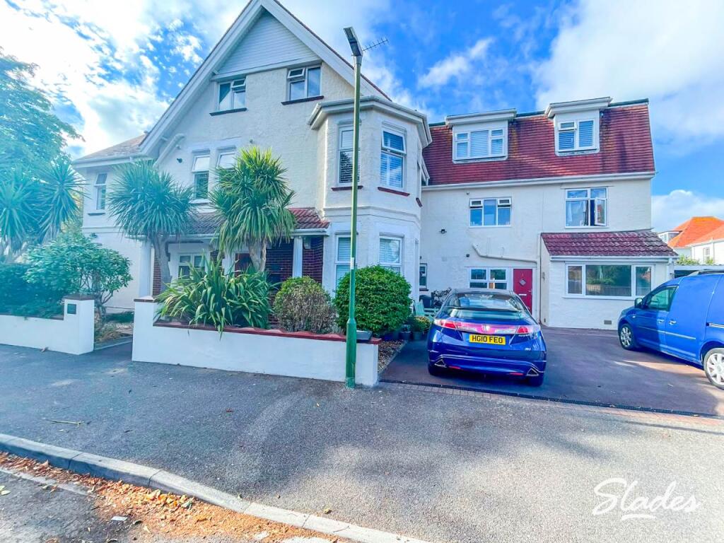 2 bed Apartment for rent in Bournemouth. From Slades Estate Agents - Southbourne 2 bed Apartment for rent in Bournemouth. From Slades Estate Agents - Southbourne