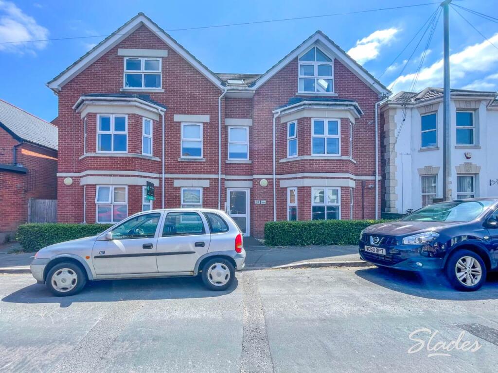 1 bed Apartment for rent in Bournemouth. From Slades Estate Agents - Southbourne 1 bed Apartment for rent in Bournemouth. From Slades Estate Agents - Southbourne