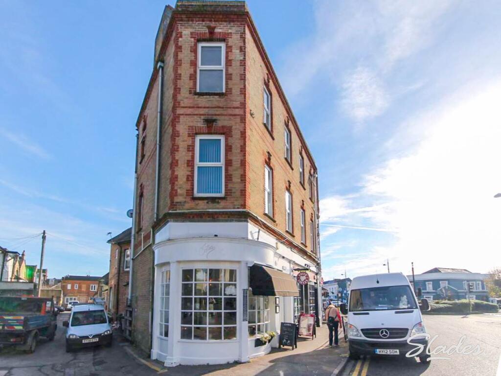 2 bed Apartment for rent in Bournemouth. From Slades Estate Agents - Southbourne