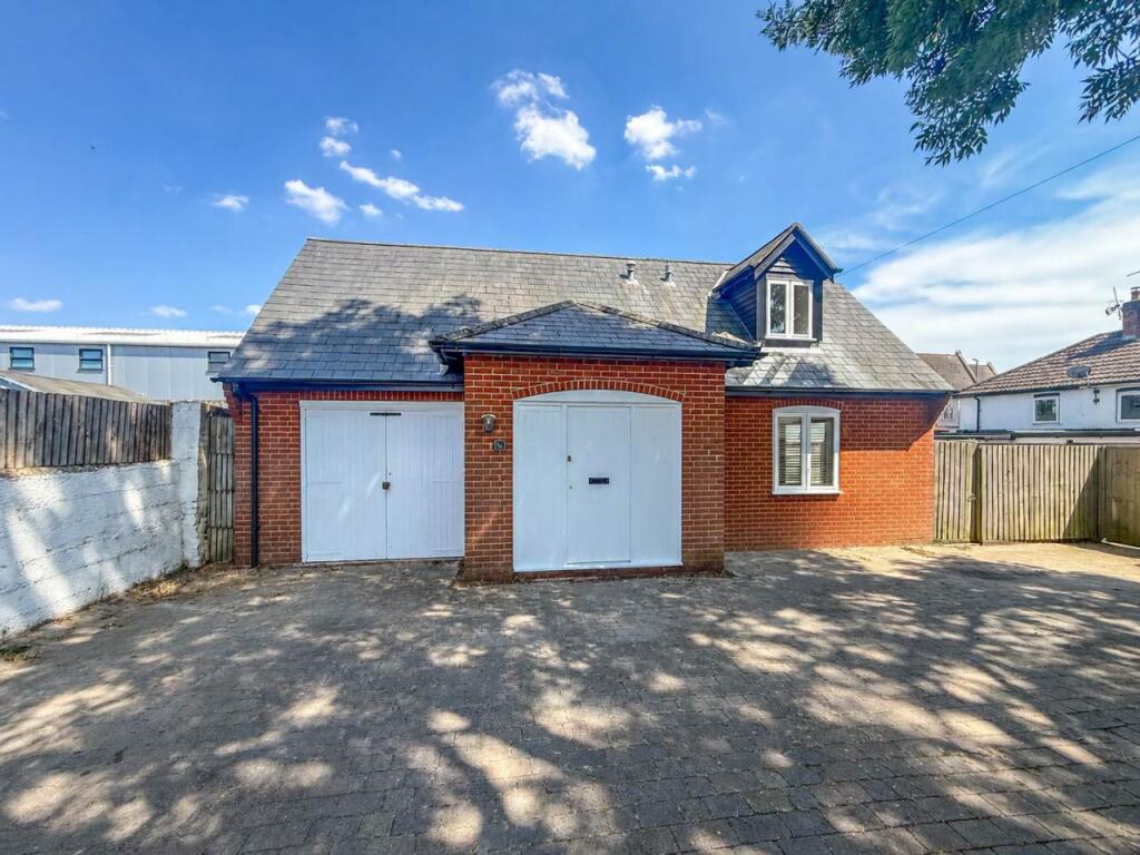 2 bed Detached for rent in Winkton. From Slades Estate Agents - Southbourne