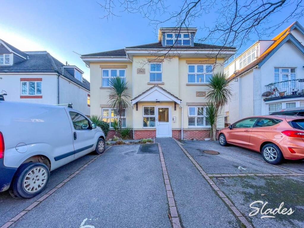 2 bed Apartment for rent in Bournemouth. From Slades Estate Agents - Southbourne