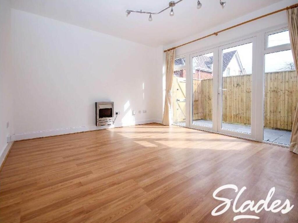 2 bed 1st Floor Flat for rent in Bournemouth. From Slades Estate Agents - Southbourne 2 bed 1st Floor Flat for rent in Bournemouth. From Slades Estate Agents - Southbourne