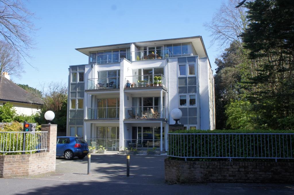 2 bed Apartment for rent in Bournemouth. From Southcoast Property (Dorset & Hampshire) Ltd - Westbourne