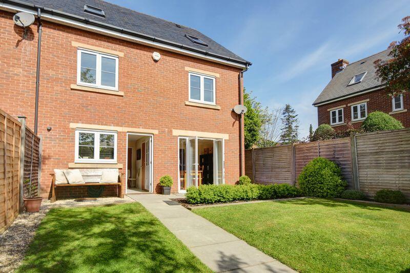 5 bed Mid Terraced House for rent in Exeter. From Southgate Estates - Exeter